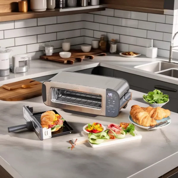 Grille pain multifonctions dans une cuisine après une utilisation